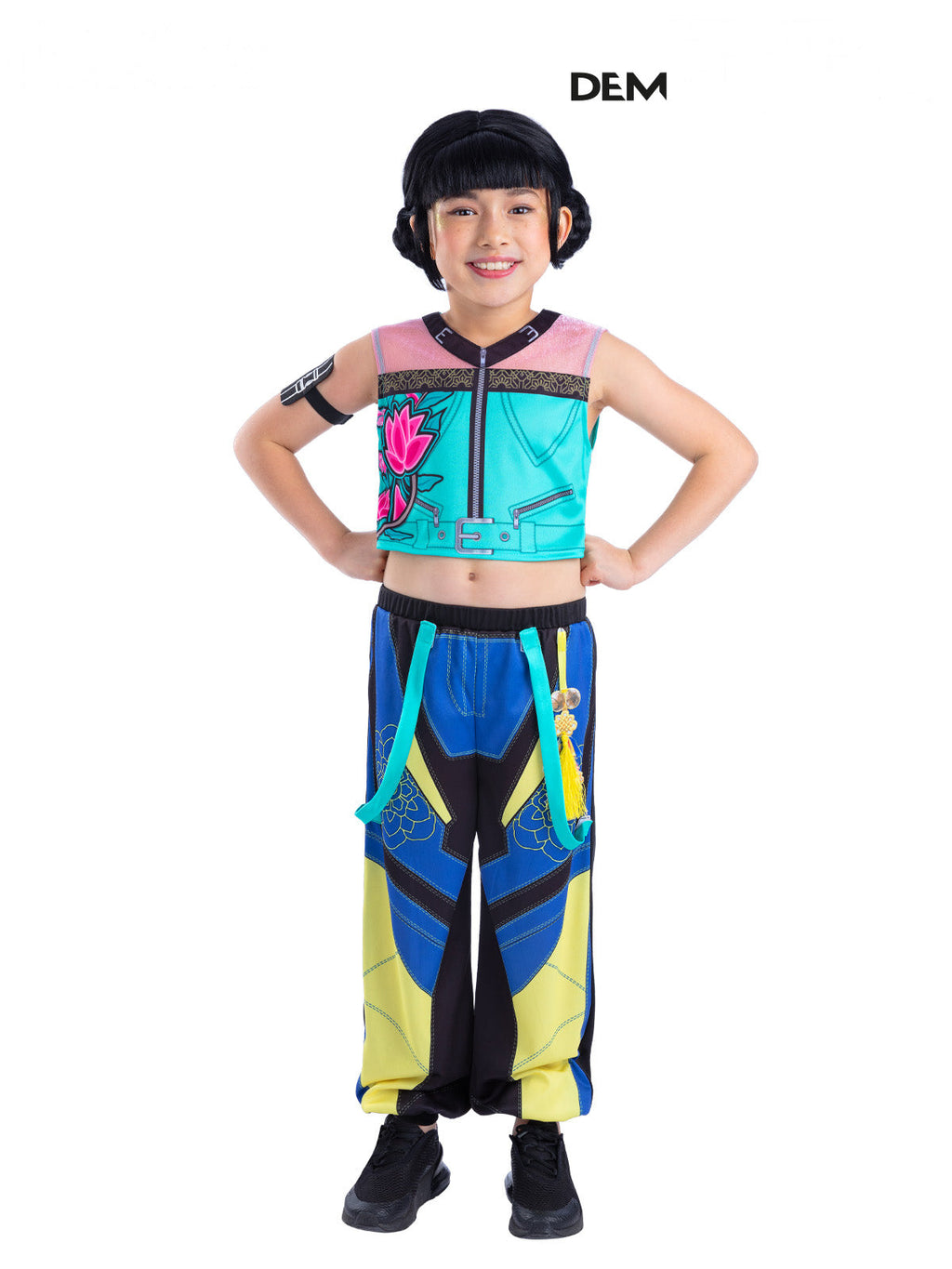 Girl in the K-Pop Demon Hunters Zoey costume with a teal crop top and loose blue, yellow and black pants