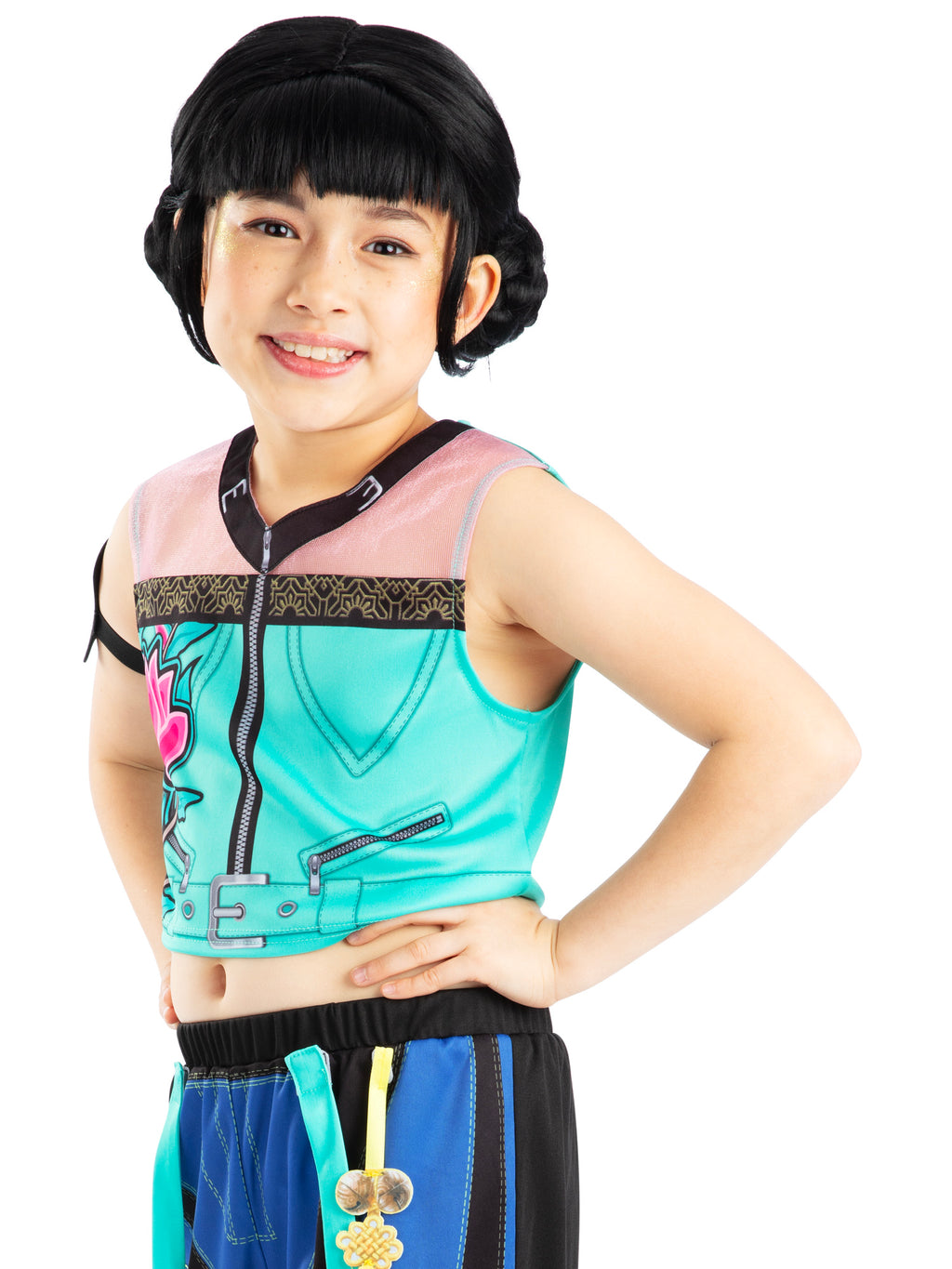 Girl in a teal top wearing the Zoey wig, three-quarter view