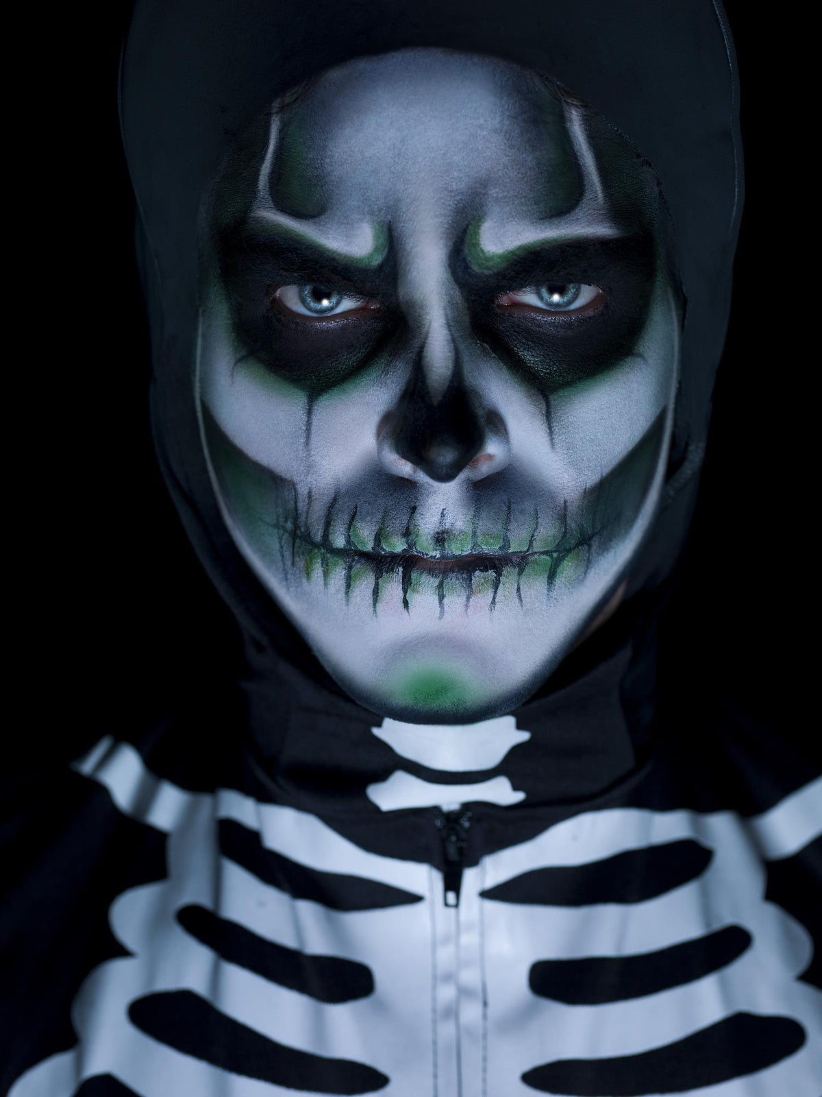 Skeleton make-up kit, alternate view