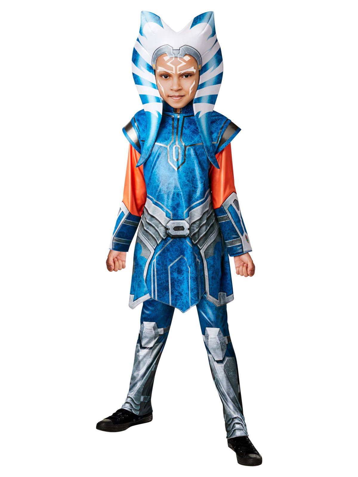 Girl in Star Wars Ahsoka Tano costume with blue tunic, grey armour-print pants and blue and white headpiece